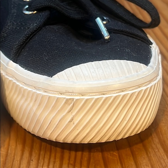 Cariuma Black Canvas Sneakers - Picture 8 of 14